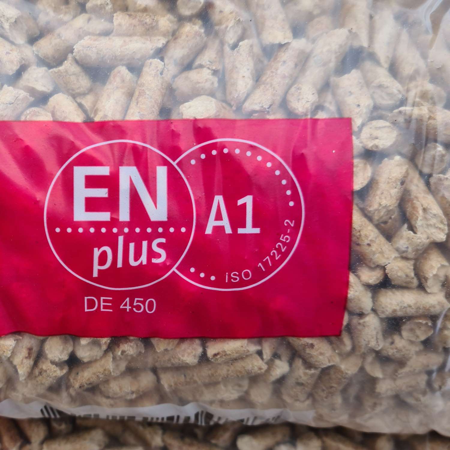 FIREFLIES Holzpellets 6 mm – 65×15 kg (975 kg) – Deutschland – Bild 5